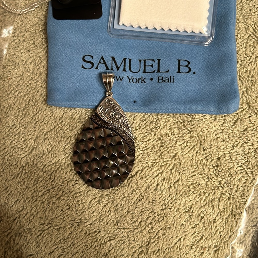NWT SAMUEL B Pendant & Earring Set